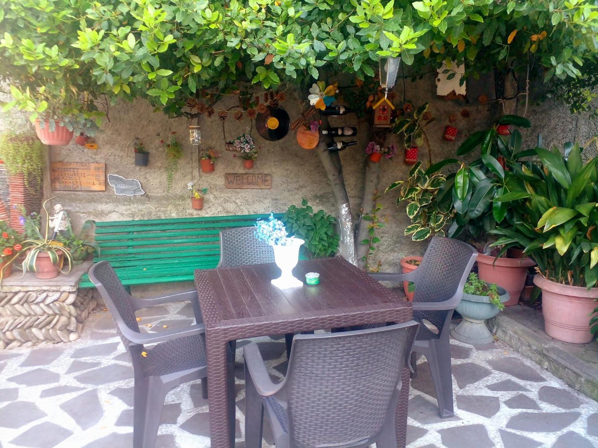 Guesthouse Giorgi Telavi Extérieur photo