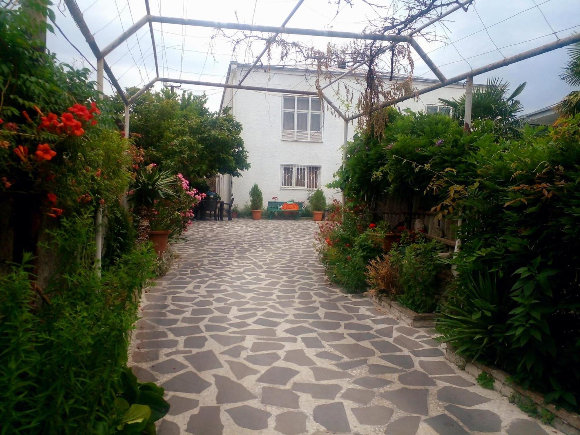 Guesthouse Giorgi Telavi Extérieur photo