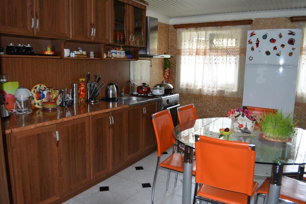Guesthouse Giorgi Telavi Extérieur photo