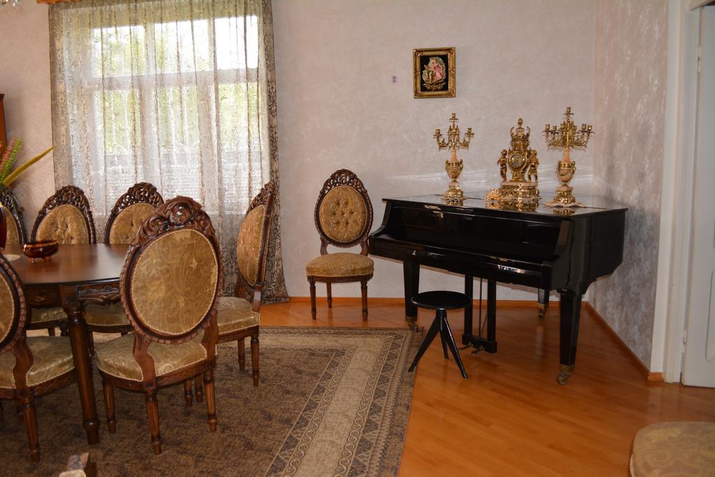 Guesthouse Giorgi Telavi Extérieur photo