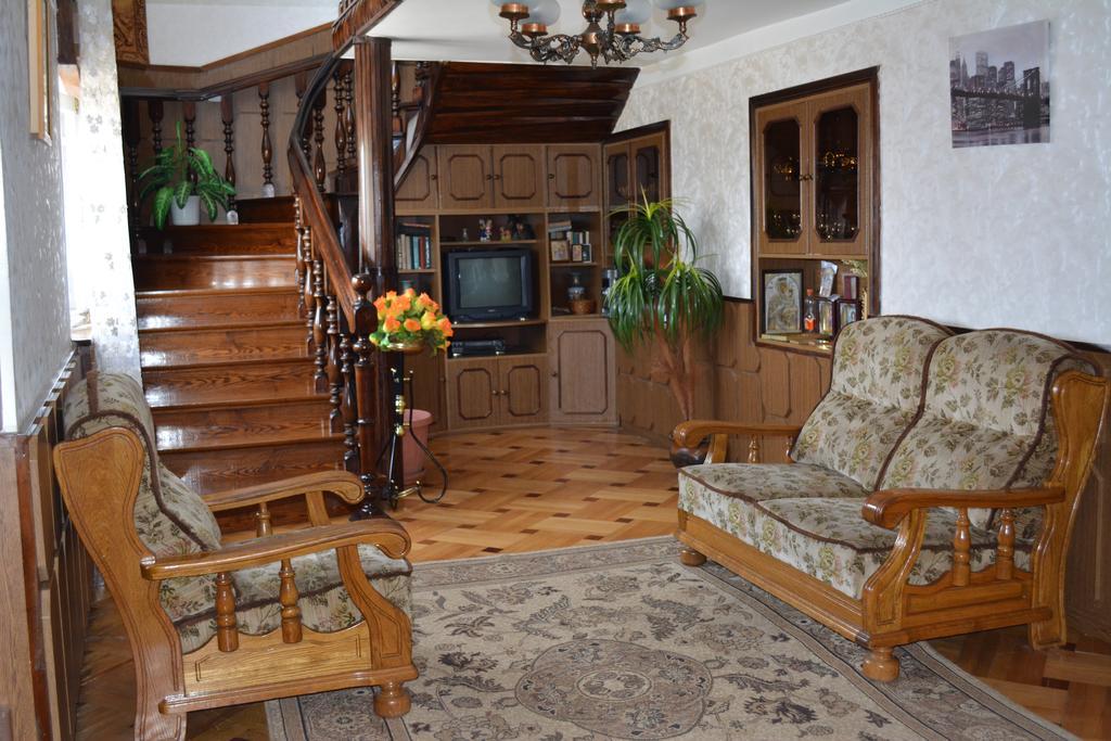 Guesthouse Giorgi Telavi Extérieur photo