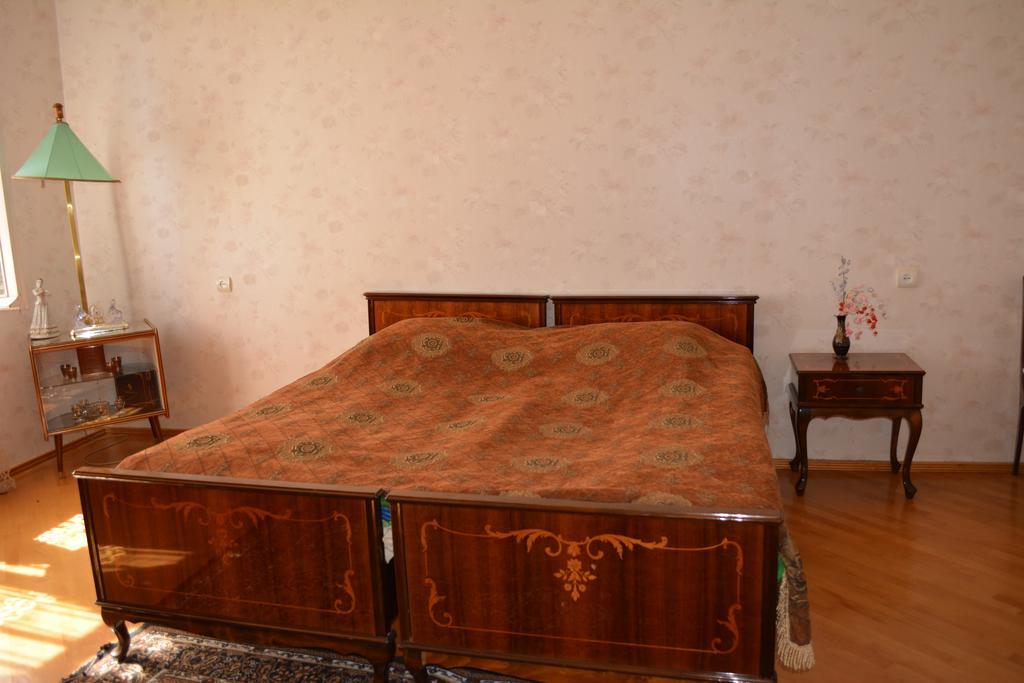 Guesthouse Giorgi Telavi Extérieur photo